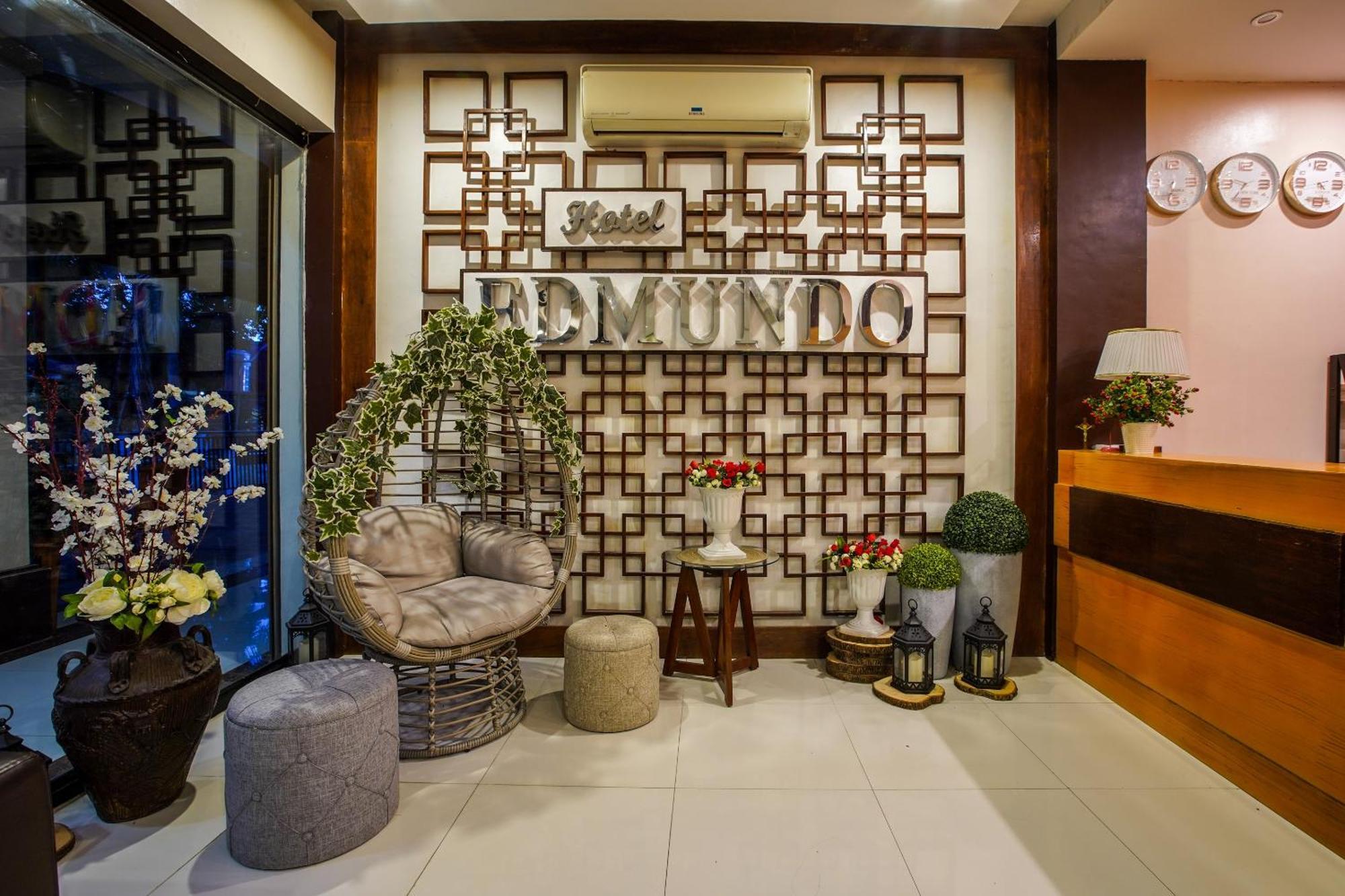 Oyo 236 Hotel Edmundo Pototan Exterior photo
