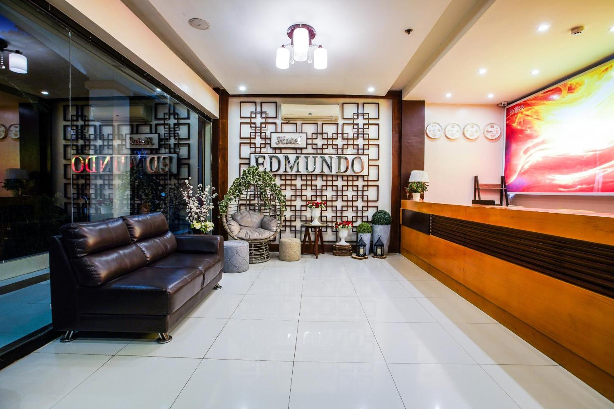 Oyo 236 Hotel Edmundo Pototan Exterior photo